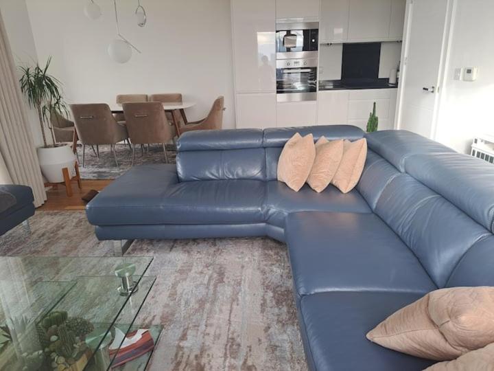 Cozy Double With Large En Near Canary Wharf With Amazing Views In A Shared Séjour chez l'habitant